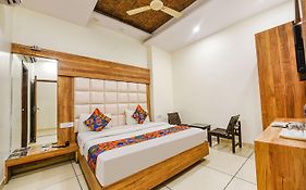 Fabhotel Savera Park